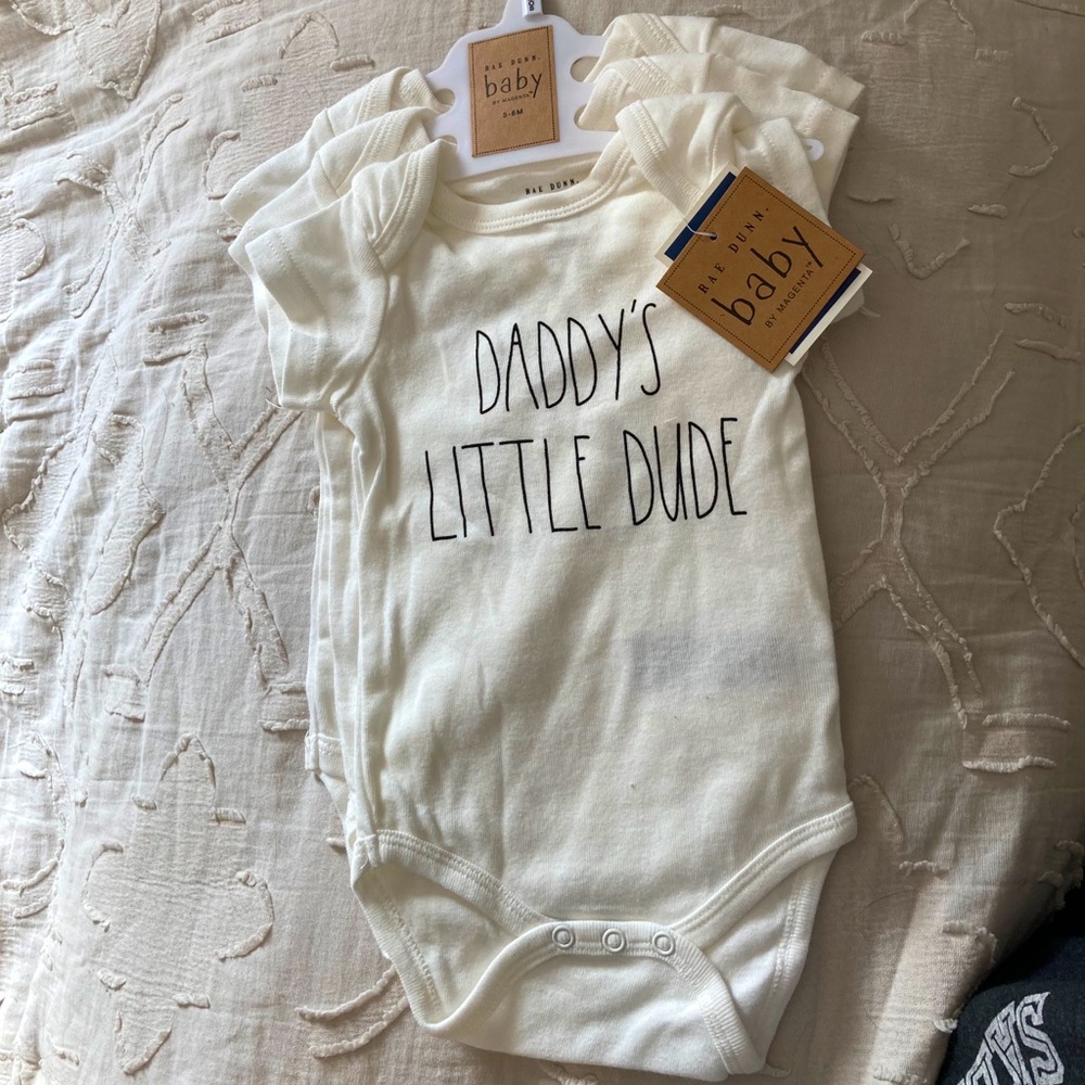 🍭🍭Rae Dunn three pack of infants onesies🍭🍭